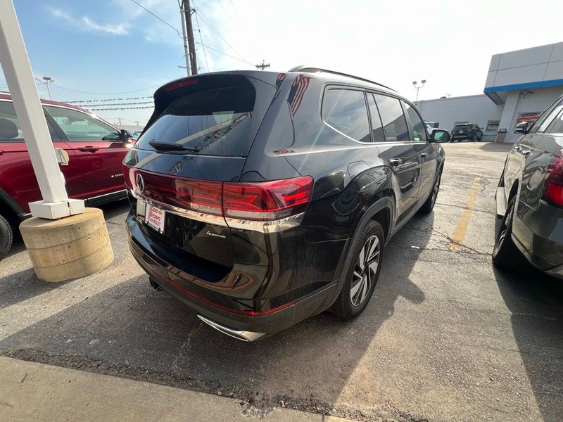 Volkswagen Atlas Vehicle Full-screen Gallery Image 6