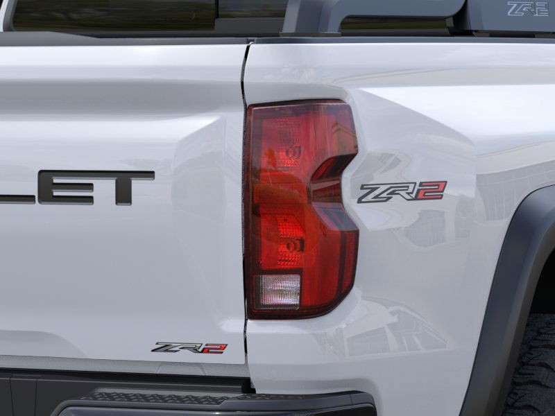 Chevrolet Colorado Vehicle Full-screen Gallery Image 11