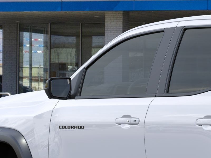 Chevrolet Colorado Vehicle Full-screen Gallery Image 12