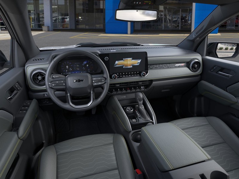 Chevrolet Colorado Vehicle Full-screen Gallery Image 15