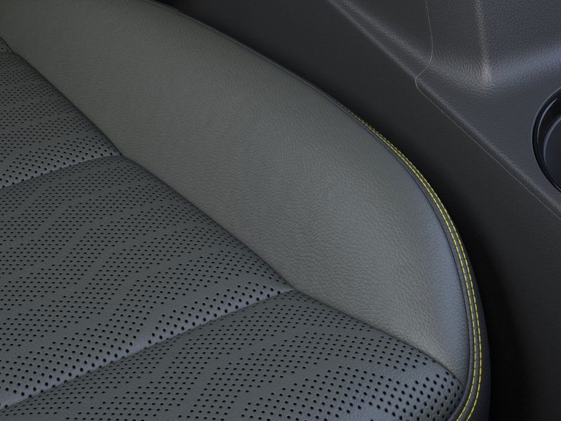 Chevrolet Colorado Vehicle Full-screen Gallery Image 21