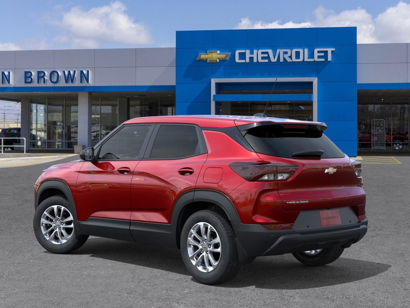 Chevrolet Trailblazer Vehicle Full-screen Gallery Image 3