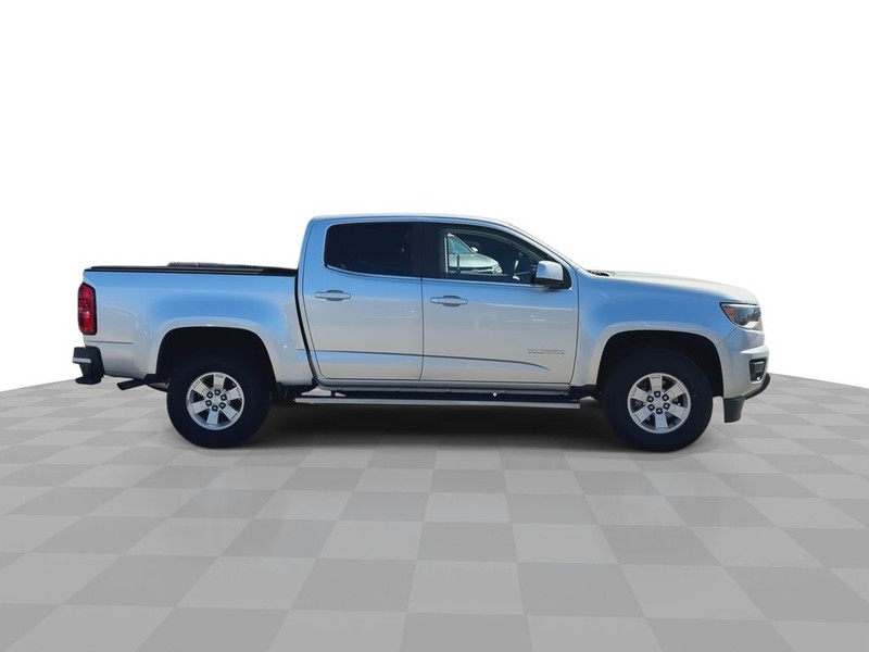 Chevrolet Colorado Vehicle Full-screen Gallery Image 10