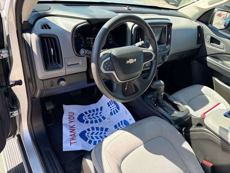 Chevrolet Colorado Vehicle Full-screen Gallery Image 12