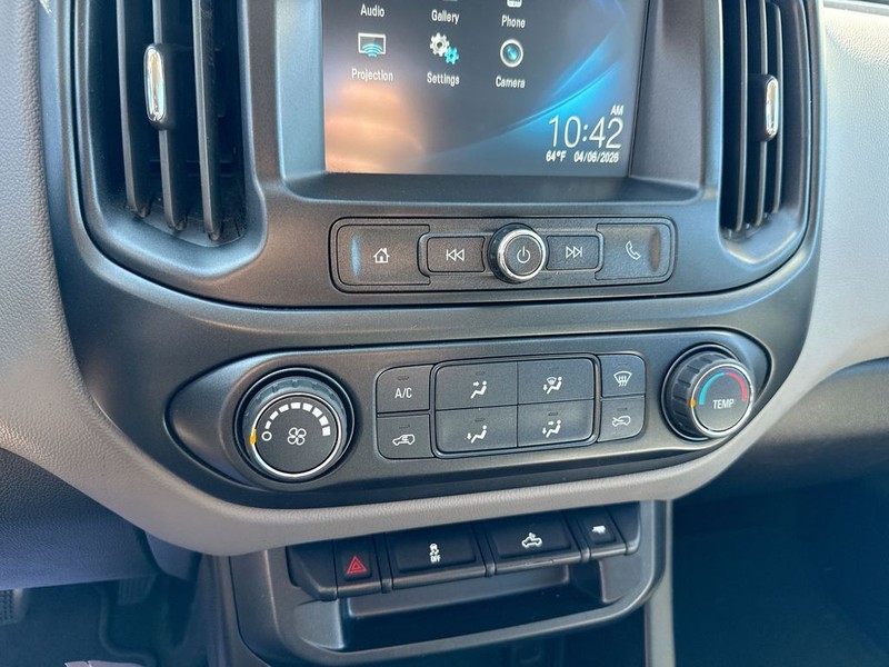 Chevrolet Colorado Vehicle Full-screen Gallery Image 18