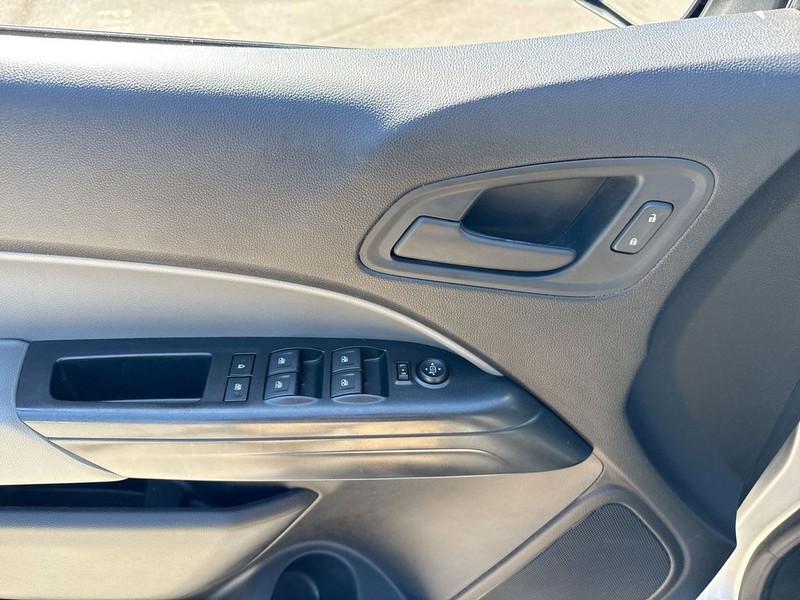 Chevrolet Colorado Vehicle Full-screen Gallery Image 22