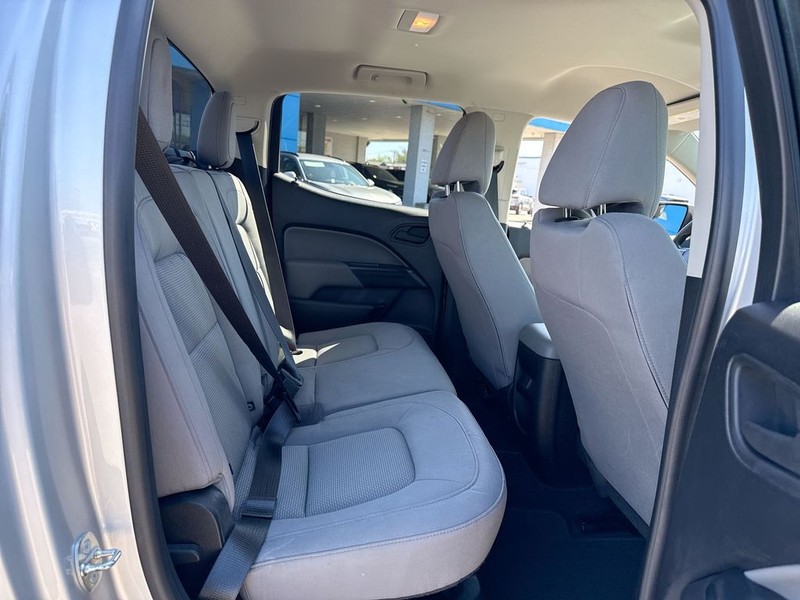 Chevrolet Colorado Vehicle Full-screen Gallery Image 26