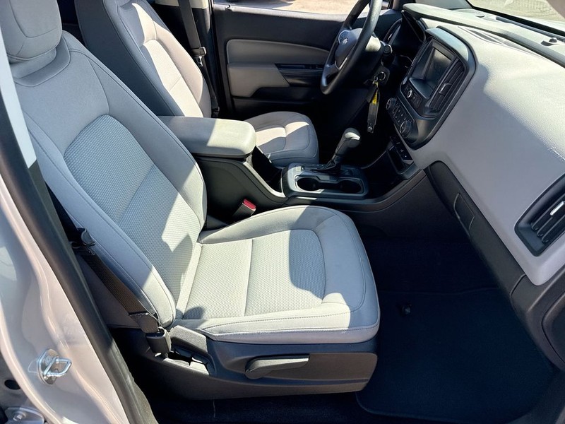 Chevrolet Colorado Vehicle Full-screen Gallery Image 27