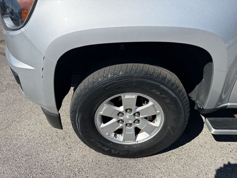 Chevrolet Colorado Vehicle Full-screen Gallery Image 32