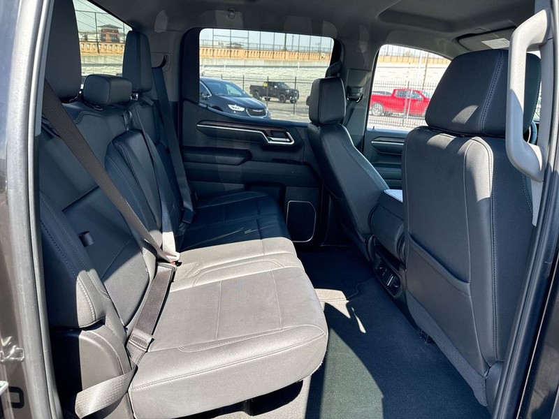 GMC Sierra 1500 Vehicle Full-screen Gallery Image 32