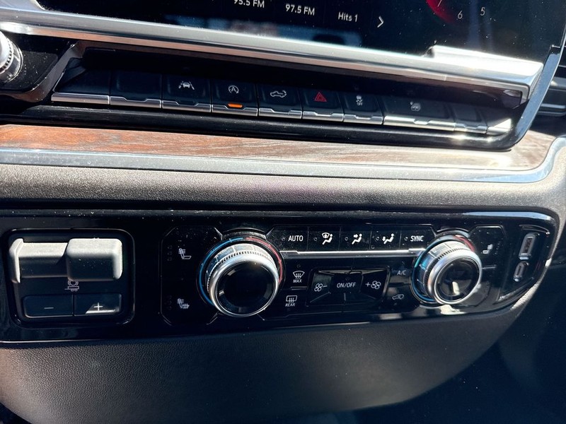 GMC Sierra 1500 Vehicle Full-screen Gallery Image 40