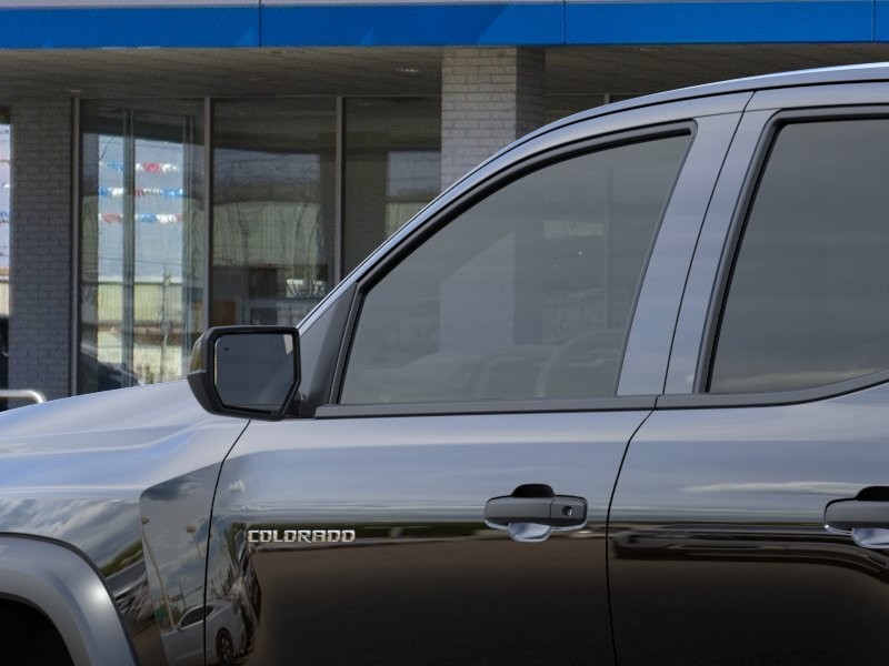 Chevrolet Colorado Vehicle Full-screen Gallery Image 12