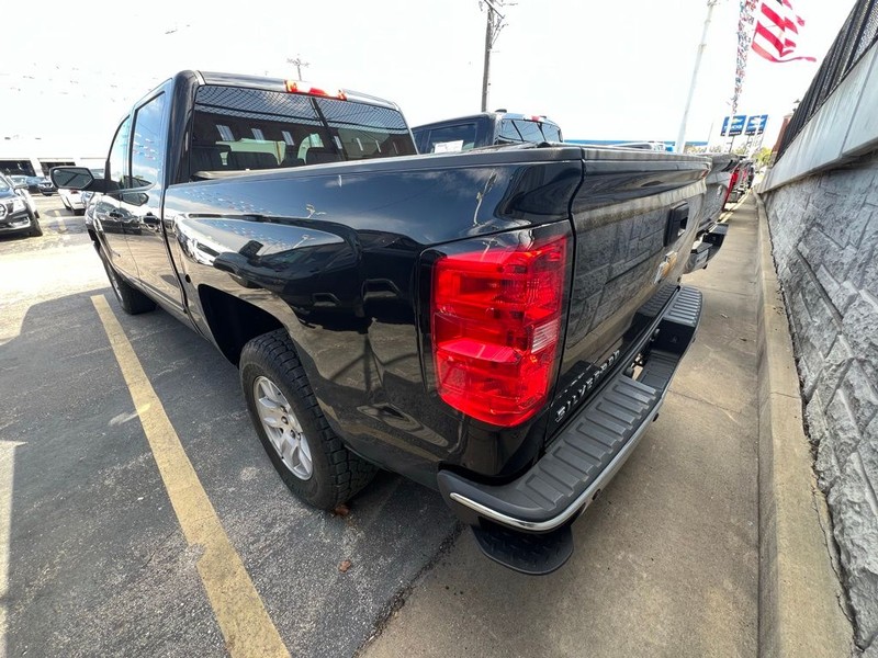 Chevrolet Silverado 1500 Vehicle Full-screen Gallery Image 4