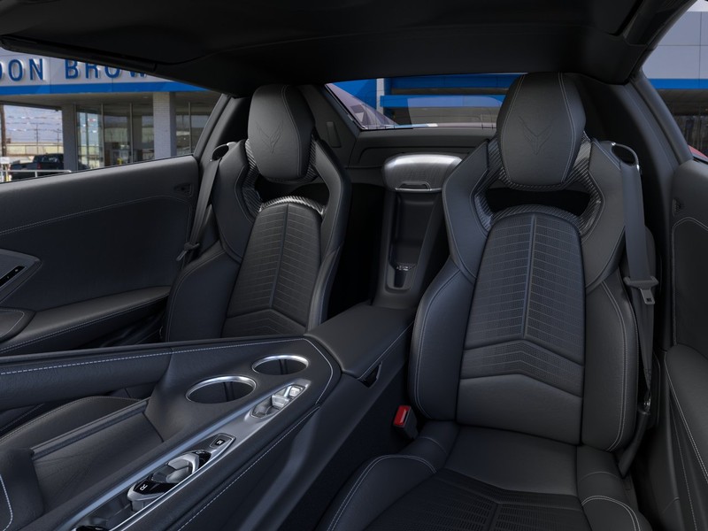 Chevrolet Corvette Stingray Vehicle Full-screen Gallery Image 16