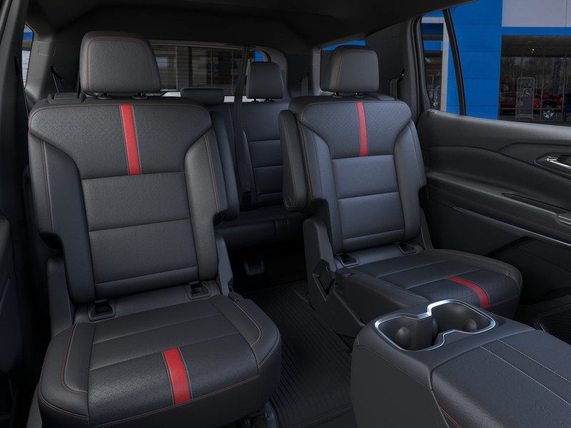 Chevrolet Traverse Vehicle Full-screen Gallery Image 17