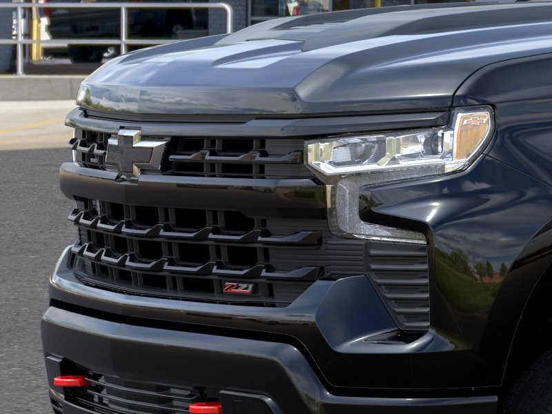 Chevrolet Silverado 1500 Vehicle Full-screen Gallery Image 13