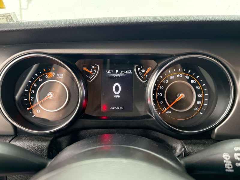 Jeep Wrangler Vehicle Full-screen Gallery Image 26
