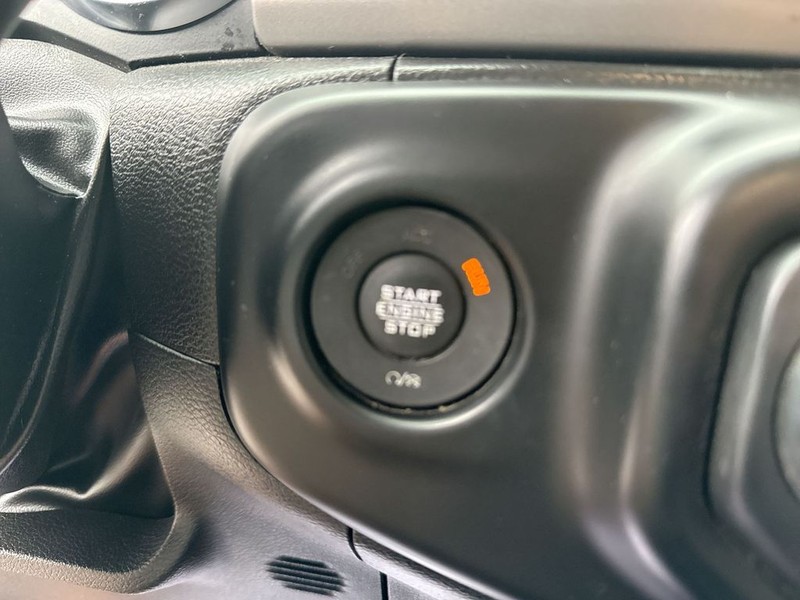 Jeep Wrangler Vehicle Full-screen Gallery Image 30
