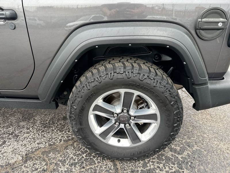 Jeep Wrangler Vehicle Full-screen Gallery Image 42