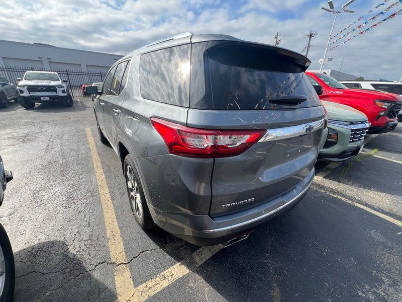 Chevrolet Traverse Vehicle Full-screen Gallery Image 4