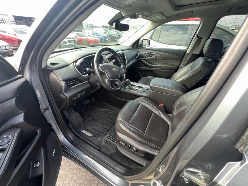 Chevrolet Traverse Vehicle Full-screen Gallery Image 7