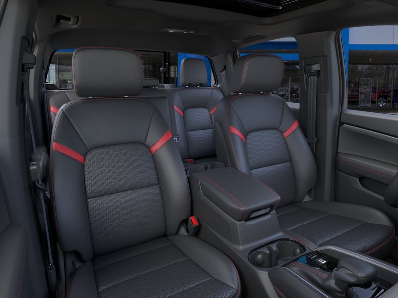 Chevrolet Colorado Vehicle Full-screen Gallery Image 16