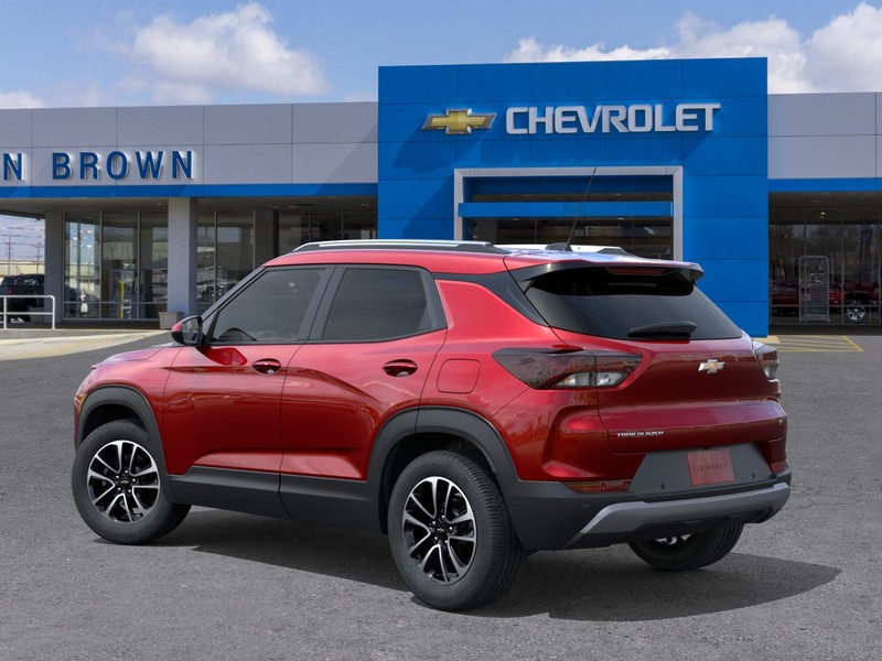 Chevrolet Trailblazer Vehicle Full-screen Gallery Image 3