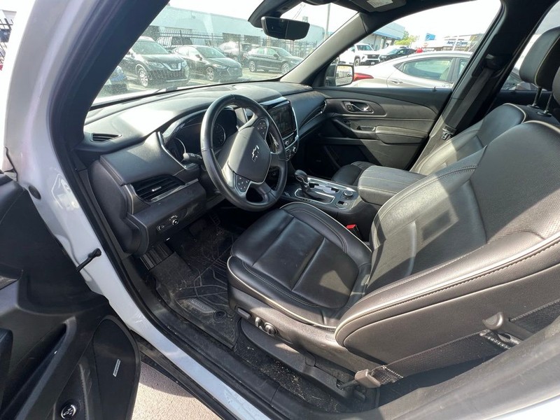Chevrolet Traverse Vehicle Full-screen Gallery Image 7