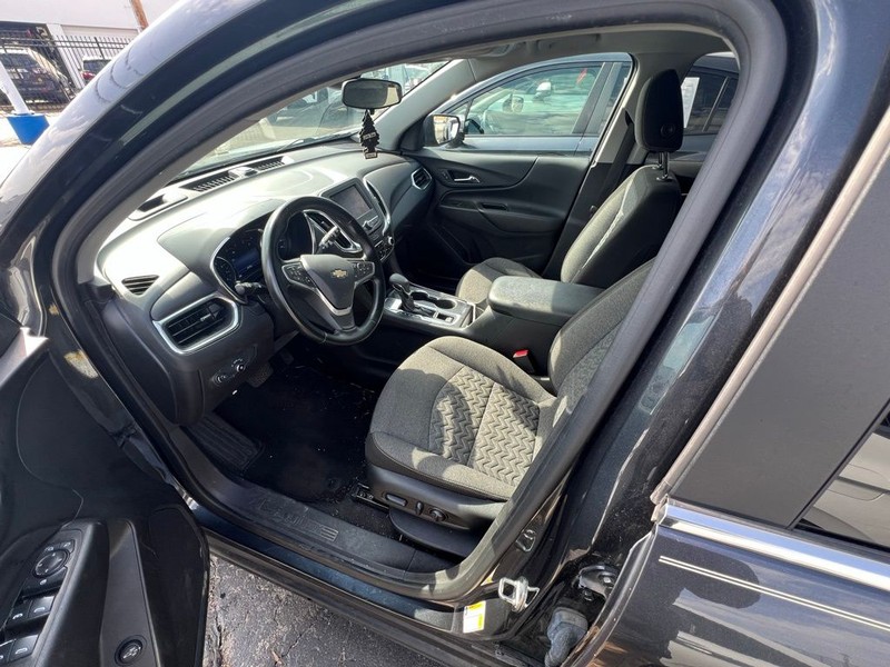 Chevrolet Equinox Vehicle Full-screen Gallery Image 05