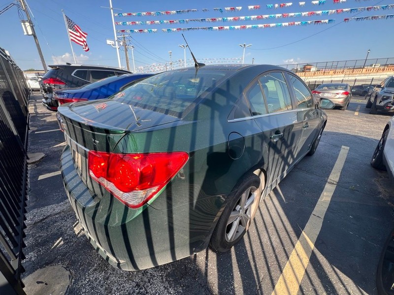 Chevrolet Cruze Vehicle Full-screen Gallery Image 6