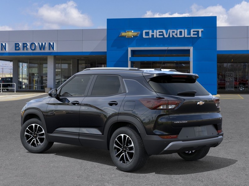 Chevrolet Trailblazer Vehicle Full-screen Gallery Image 3