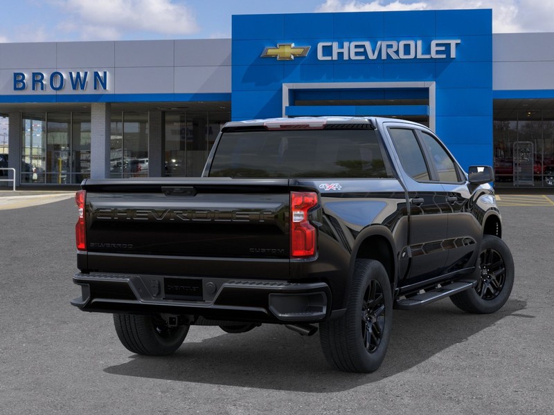 Chevrolet Silverado 1500 Vehicle Full-screen Gallery Image 4