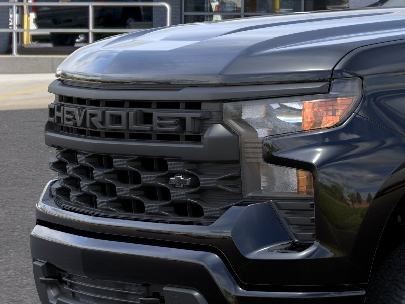 Chevrolet Silverado 1500 Vehicle Full-screen Gallery Image 13