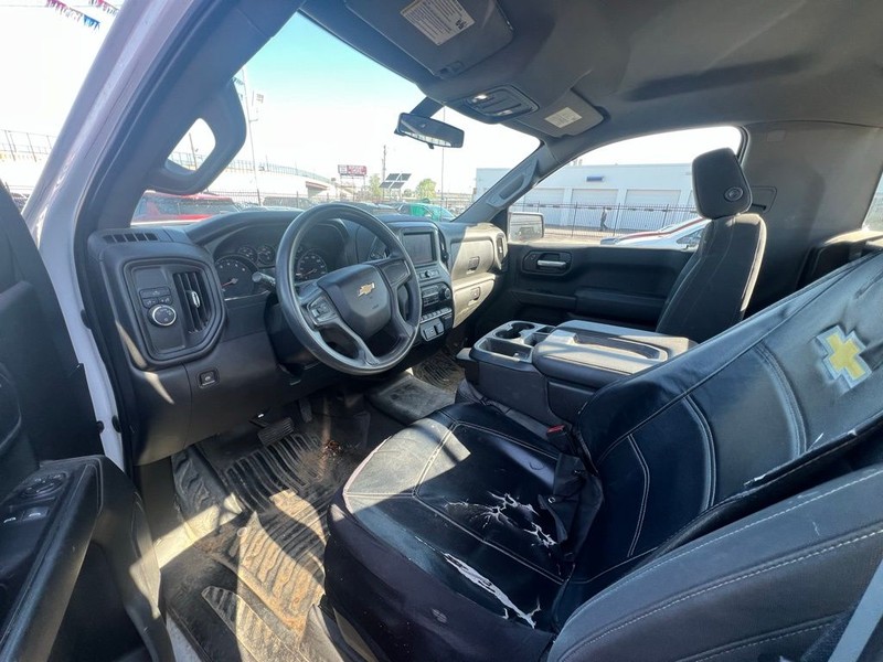 Chevrolet Silverado 1500 Vehicle Full-screen Gallery Image 05