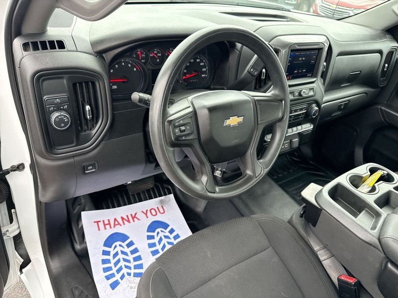 Chevrolet Silverado 1500 Vehicle Full-screen Gallery Image 17