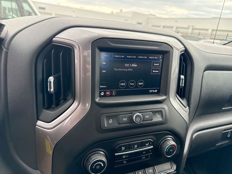 Chevrolet Silverado 1500 Vehicle Full-screen Gallery Image 20