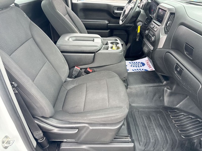 Chevrolet Silverado 1500 Vehicle Full-screen Gallery Image 31