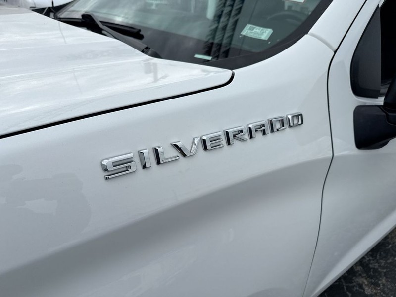 Chevrolet Silverado 1500 Vehicle Full-screen Gallery Image 34