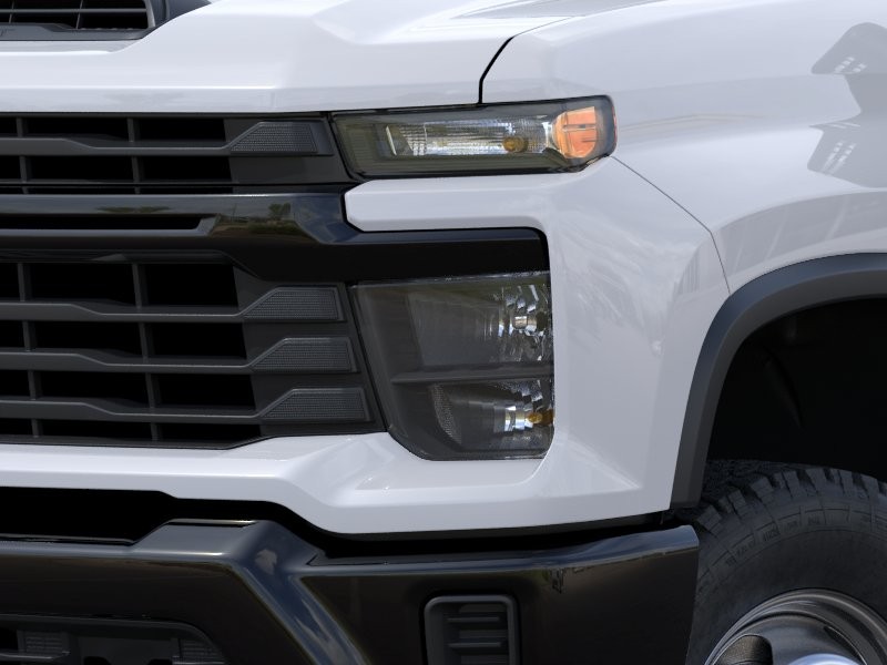 Chevrolet Silverado 3500 HD Chassis Cab Vehicle Full-screen Gallery Image 10