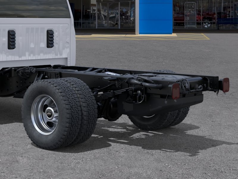 Chevrolet Silverado 3500 HD Chassis Cab Vehicle Full-screen Gallery Image 14