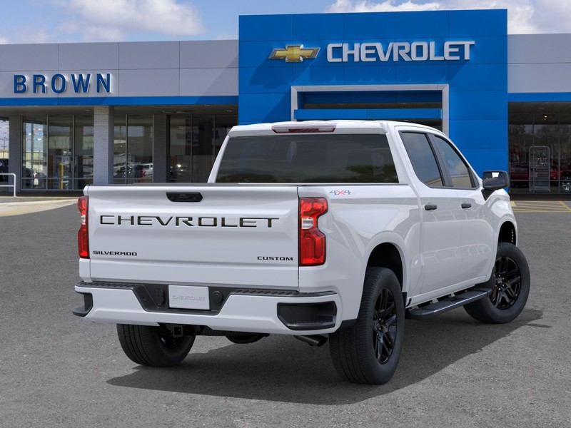 Chevrolet Silverado 1500 Vehicle Full-screen Gallery Image 4