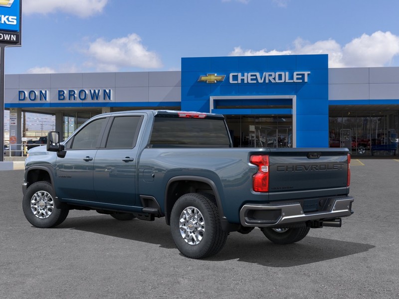 Chevrolet Silverado 2500 HD Vehicle Full-screen Gallery Image 3