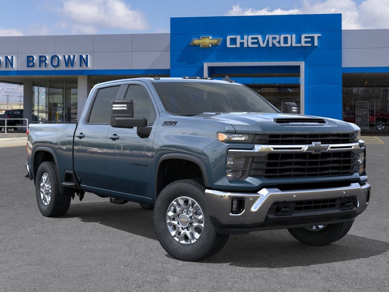 Chevrolet Silverado 2500 HD Vehicle Full-screen Gallery Image 7