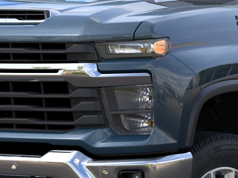 Chevrolet Silverado 2500 HD Vehicle Full-screen Gallery Image 10