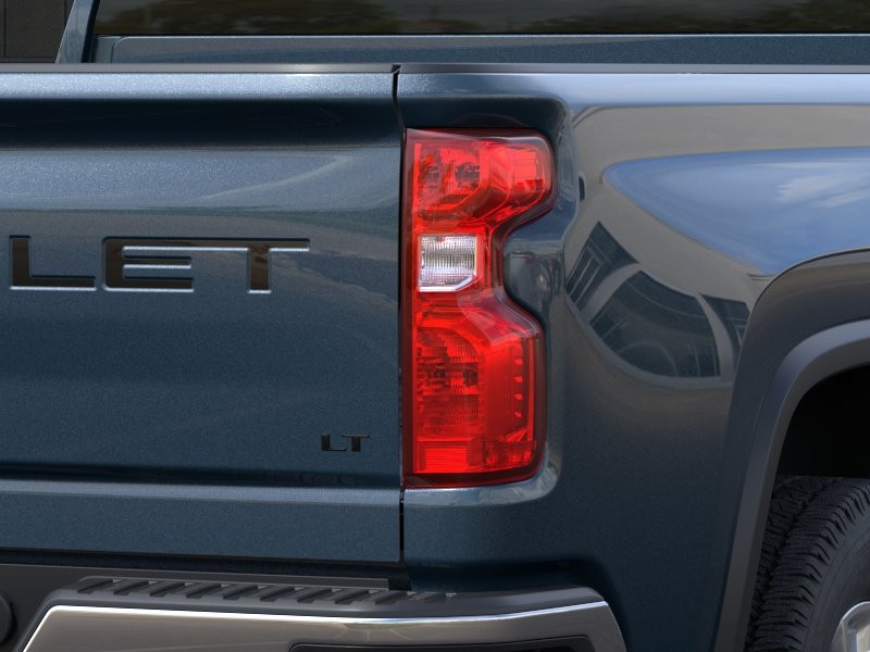 Chevrolet Silverado 2500 HD Vehicle Full-screen Gallery Image 11