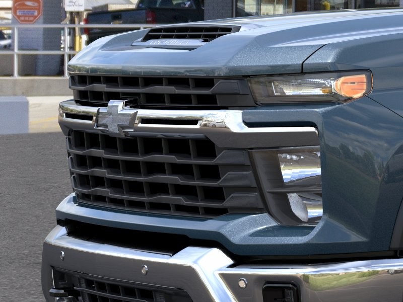 Chevrolet Silverado 2500 HD Vehicle Full-screen Gallery Image 13