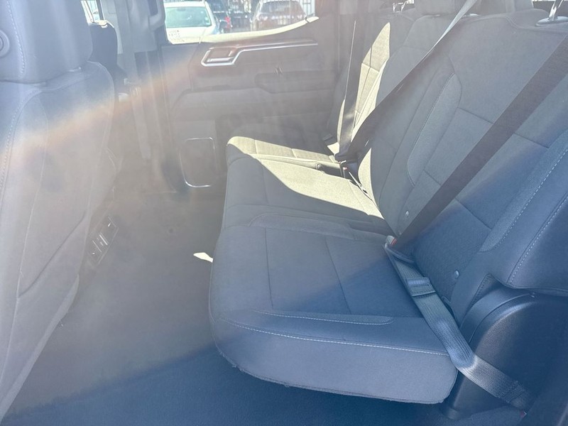 Chevrolet Silverado 1500 Vehicle Full-screen Gallery Image 25