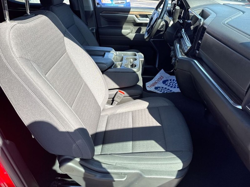 Chevrolet Silverado 1500 Vehicle Full-screen Gallery Image 28