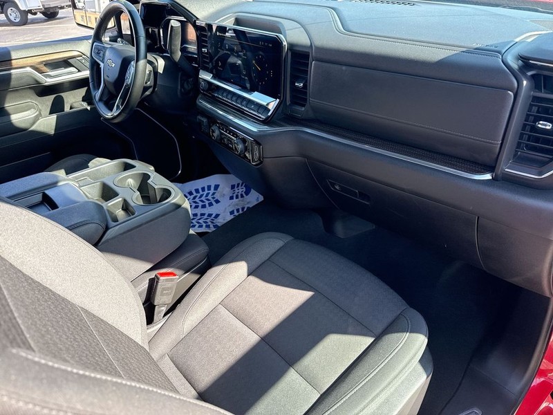 Chevrolet Silverado 1500 Vehicle Full-screen Gallery Image 29