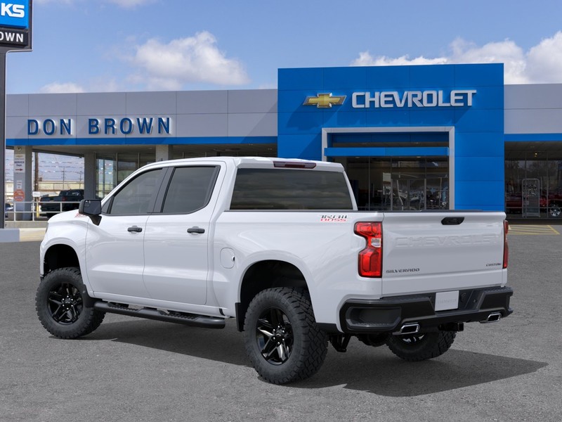 Chevrolet Silverado 1500 Vehicle Full-screen Gallery Image 3